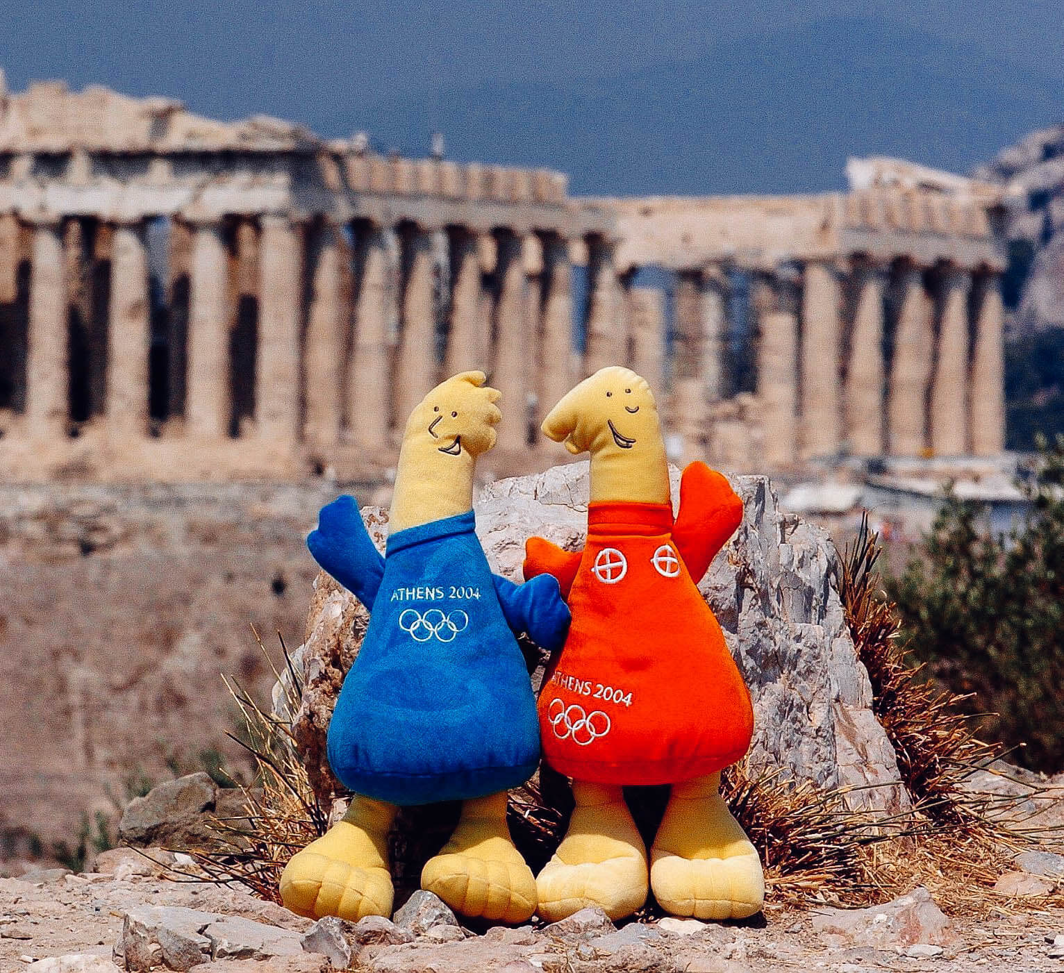 Atenas y Febo, mascotas de los Juegos Olímpicos de Atenas 2004. Foto: EPA/Oliver Multhaup