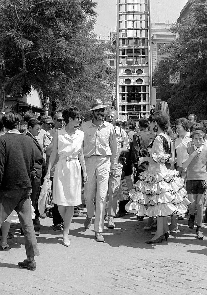 Audrey Hepburn - ¿Cuánto medía? | Real height Pase-por-la-feria-de-abril5a61ef3882cee