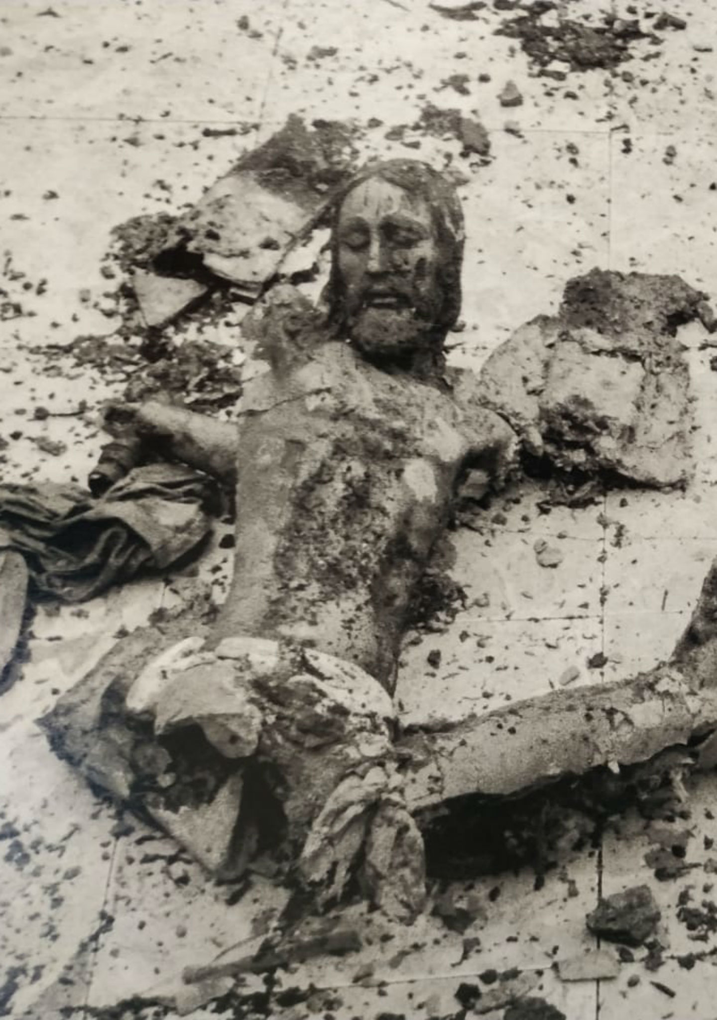 Cristo mutilado. Bojayá, 2002