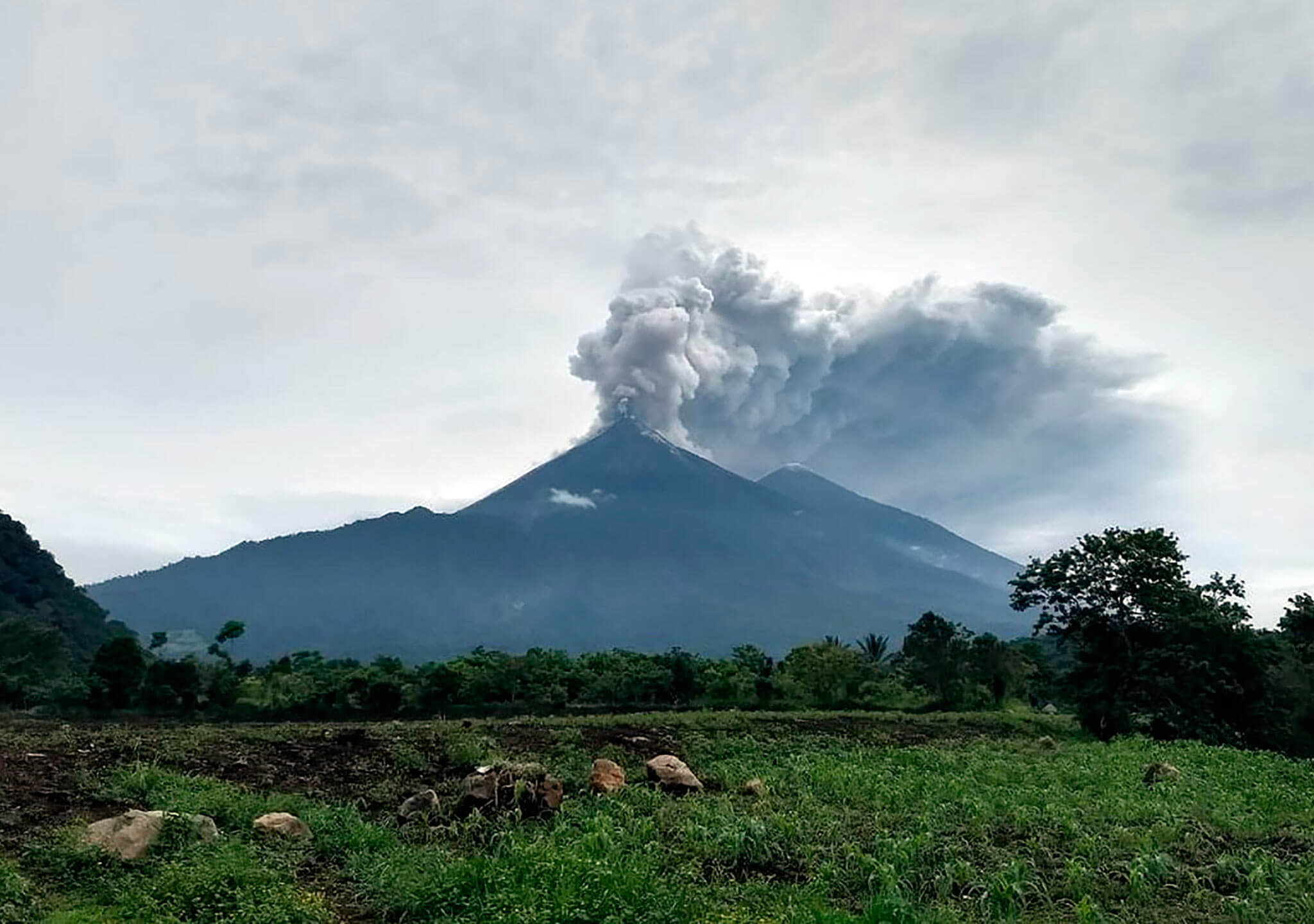 La primera erupción violenta duró 16 horas