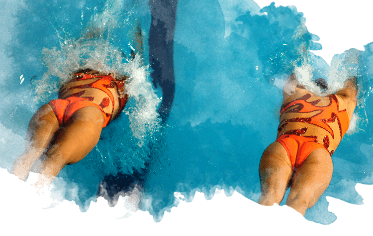 Gemma Mengual y Andrea Fuentes se lanzan al agua en una competición internacional. 