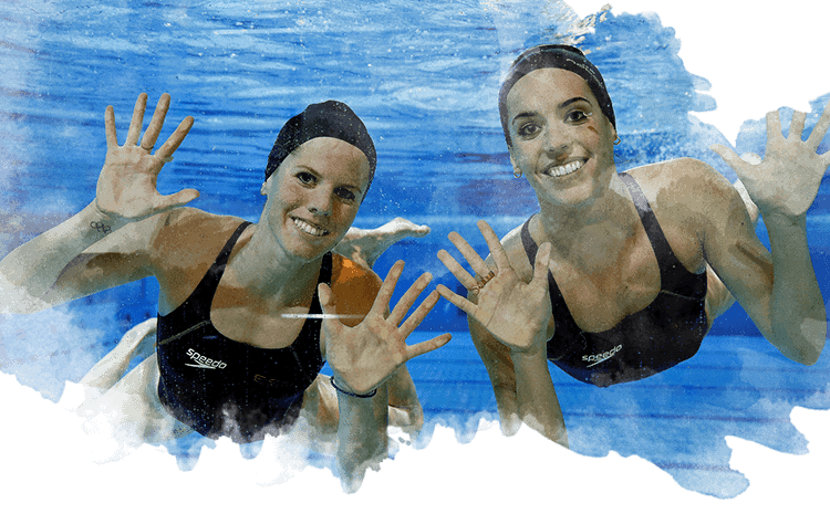 Ona Carbonell posa junto a su compañera del dúo Paula Klamburg.