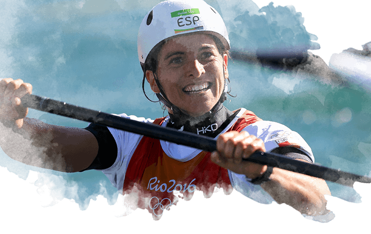 Maialen Chourraut sonríe tras su victoria en la final de canotaje slalom K1 femenino en los Juegos Olímpicos de Río 2016