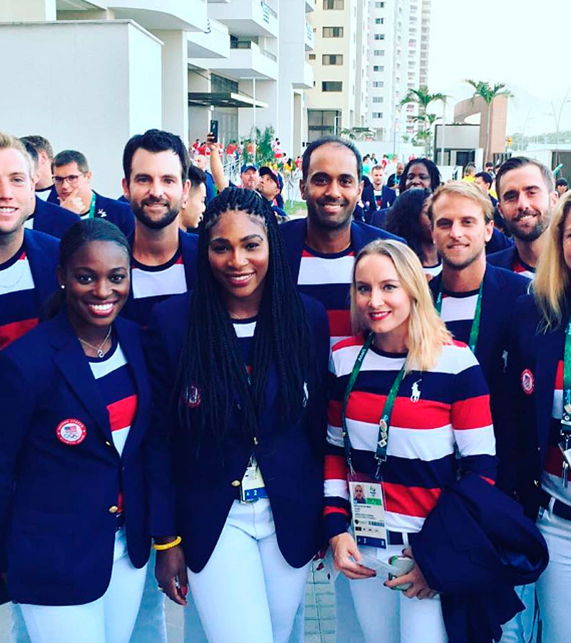 Serena Williams con el equipo olímpico de tenis de EE.UU.