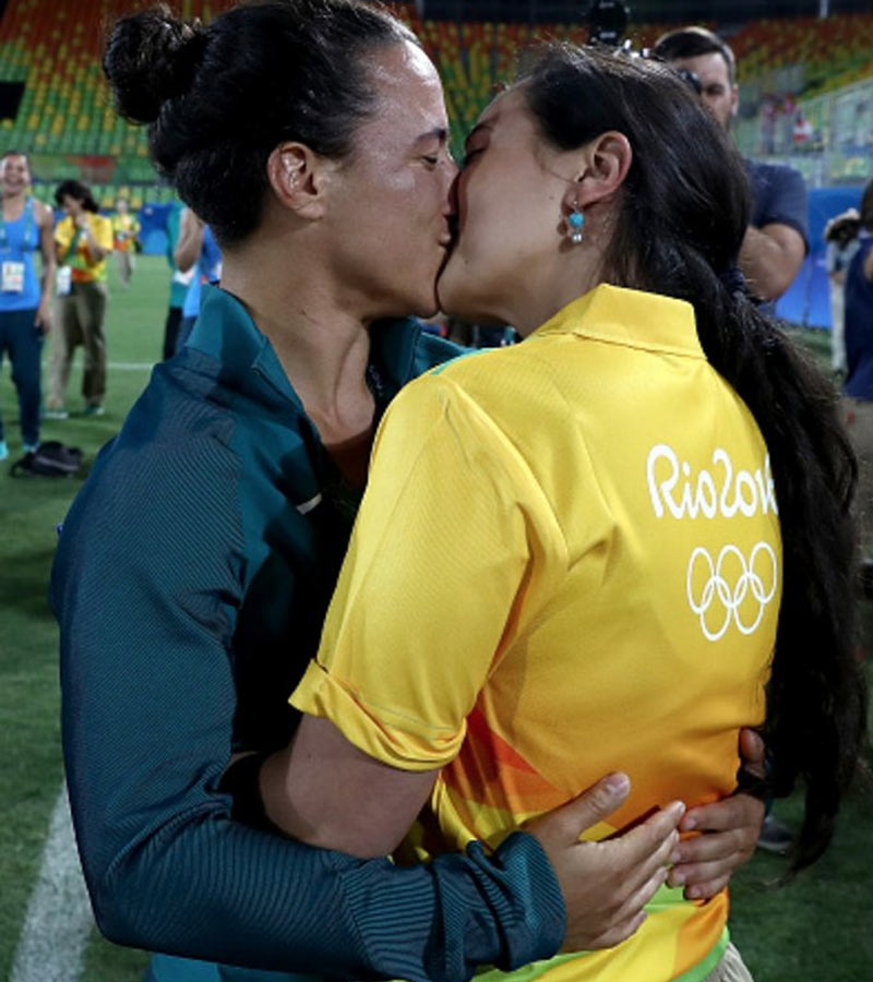 La jugadora brasileña de rugby Isadora Cerullo y su pareja
