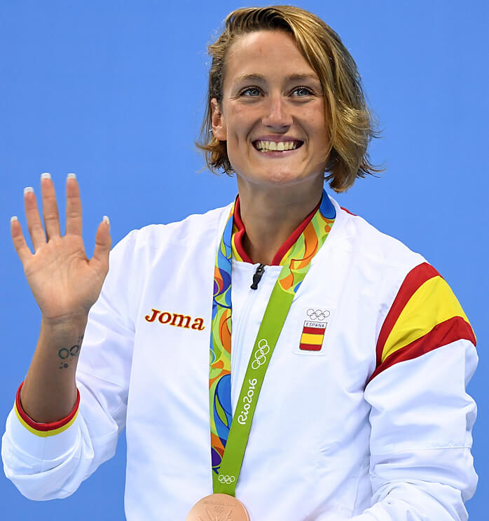 El chandal de España que lució Mireia Belmonte en la recogida de medallas es de Joma