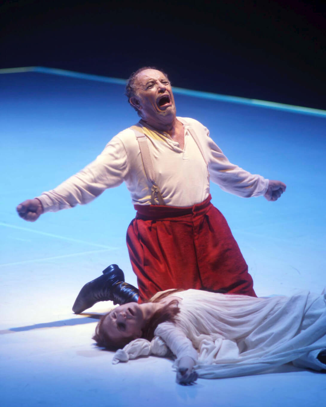 El primer bis fue en 2009, en ‘Rigoletto’. Tras una ovación directa y espontánea al barítono Leo Nucci, éste hizo bises tras todas las representaciones que hizo esa temporada en el Real.