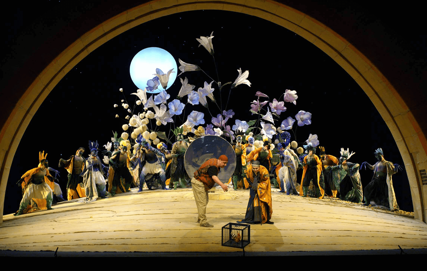 Opera “L'upupa”, a musical fantasy under the direction of Hans Werner Henze (2007). Photo: Javier at the Real