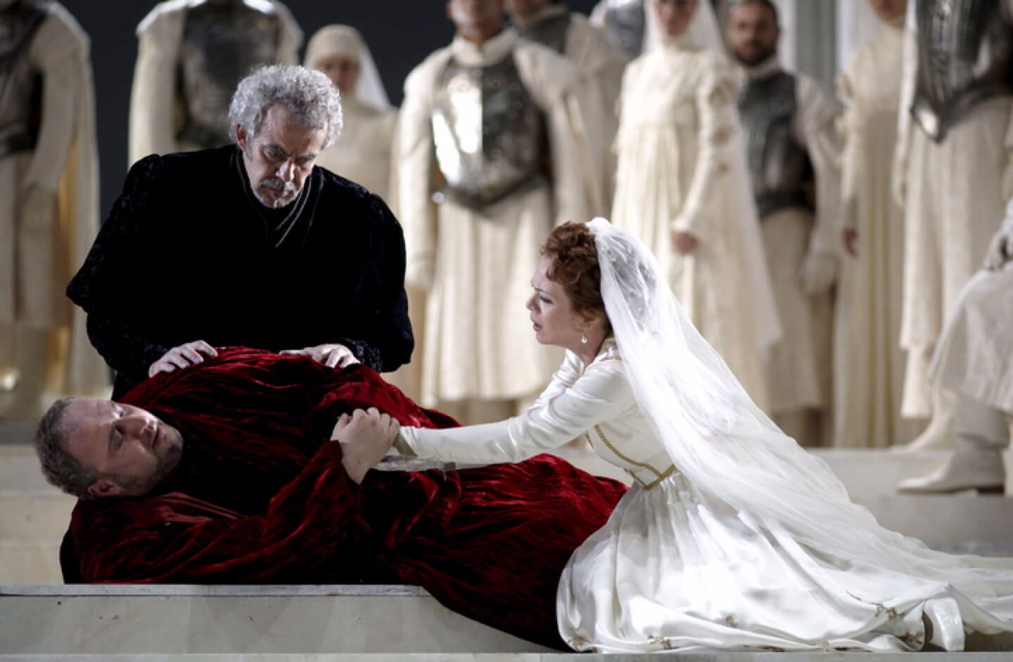 07. Escena de la ópera 'Simón Bocanegra' de Verdi en el Teatro Real (2010). EFE/Javier del Real